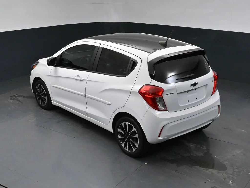 Used 2021 White Chevrolet 1LT image 15