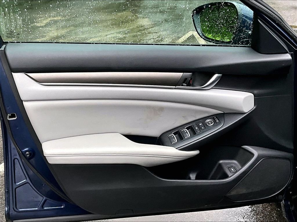Used 2019 Blue Honda LX image 9