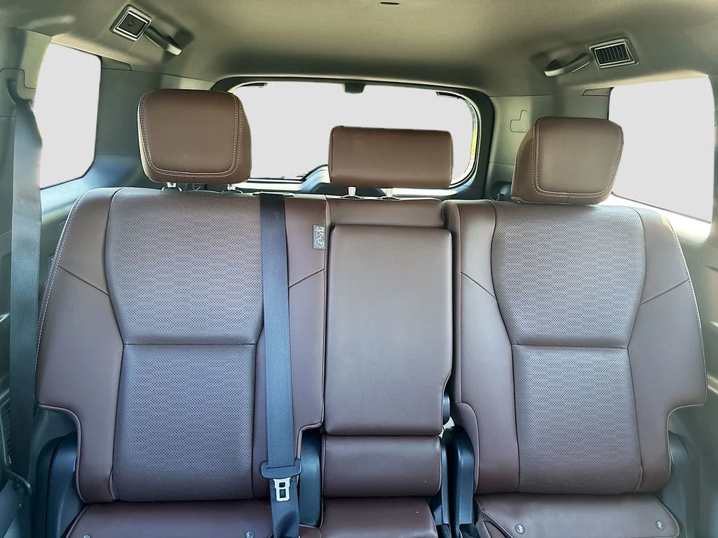 Used 2025  Toyota Base image 19