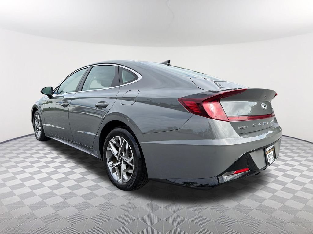 Used 2022 Gray Hyundai SEL image 7