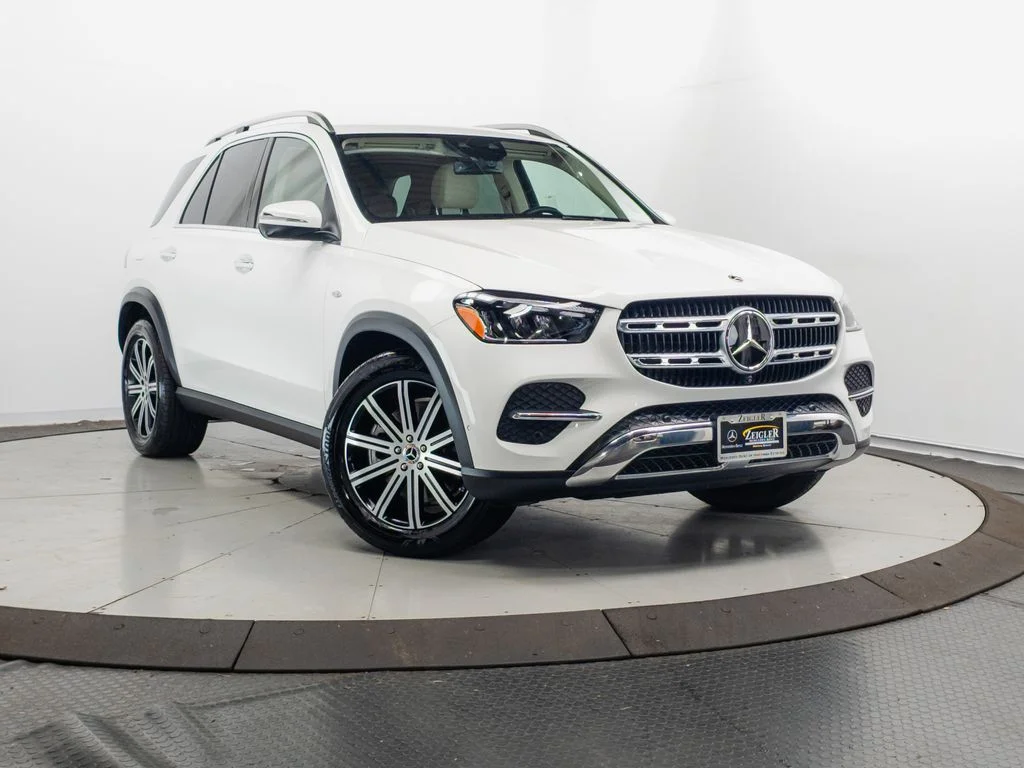 Used 2025 Polar White Mercedes-Benz GLE 450e image 1