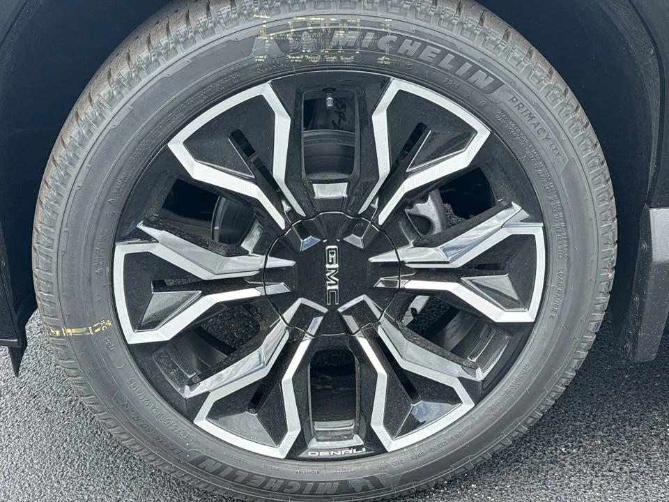 2025 GMC Sierra EV Denali - Photo 13