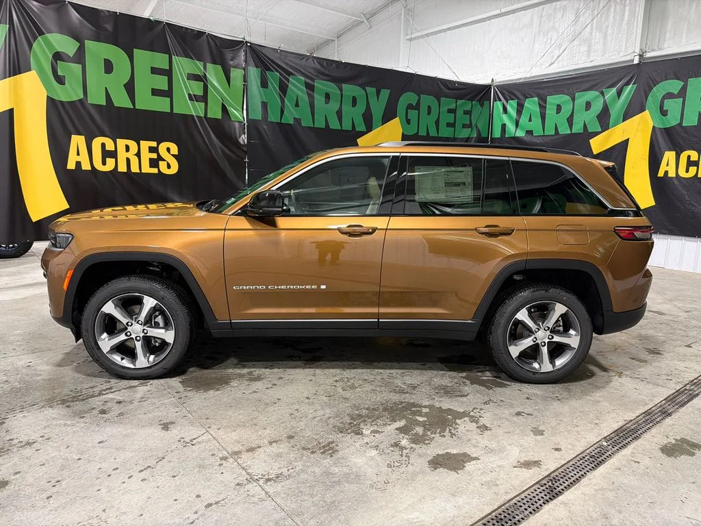 New 2026 Copper Shino Metallic Clear-Coat Exterior Paint Jeep Limited image 3