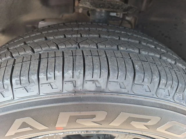Used 2018 Silver Jeep Trailhawk image 11