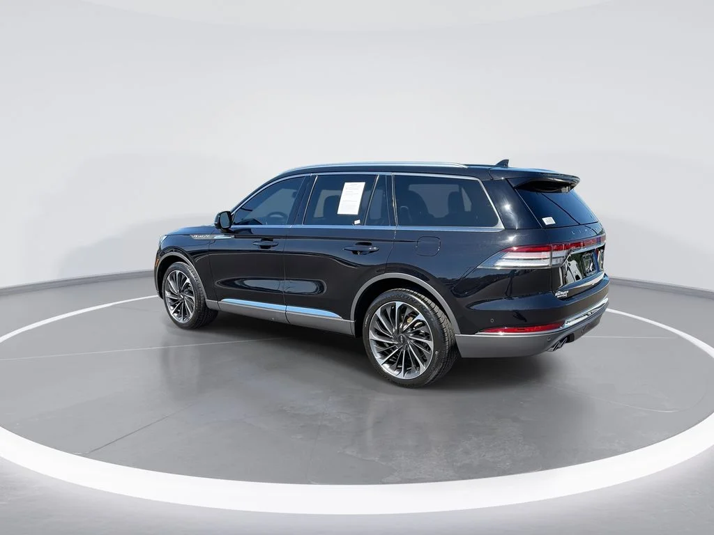 Used 2020 Black Lincoln Reserve image 6