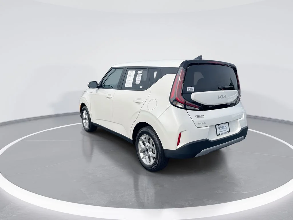 Used 2025 White Kia LX image 6