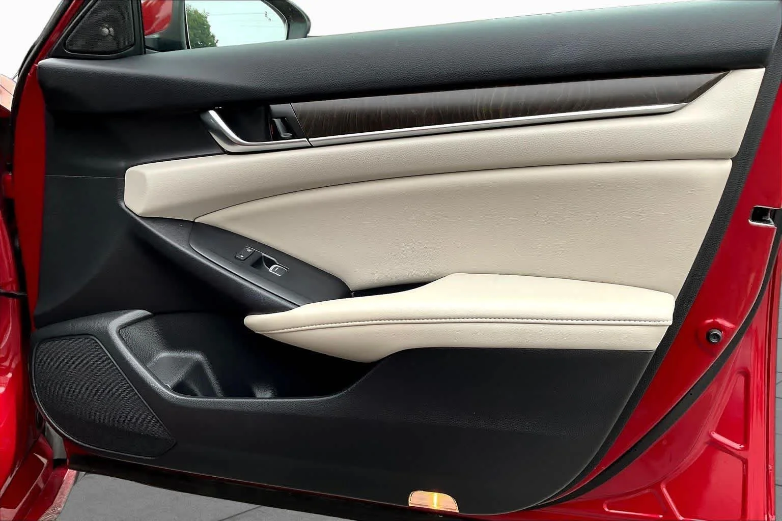 Used 2022 Radiant Red Metallic Honda Touring image 23