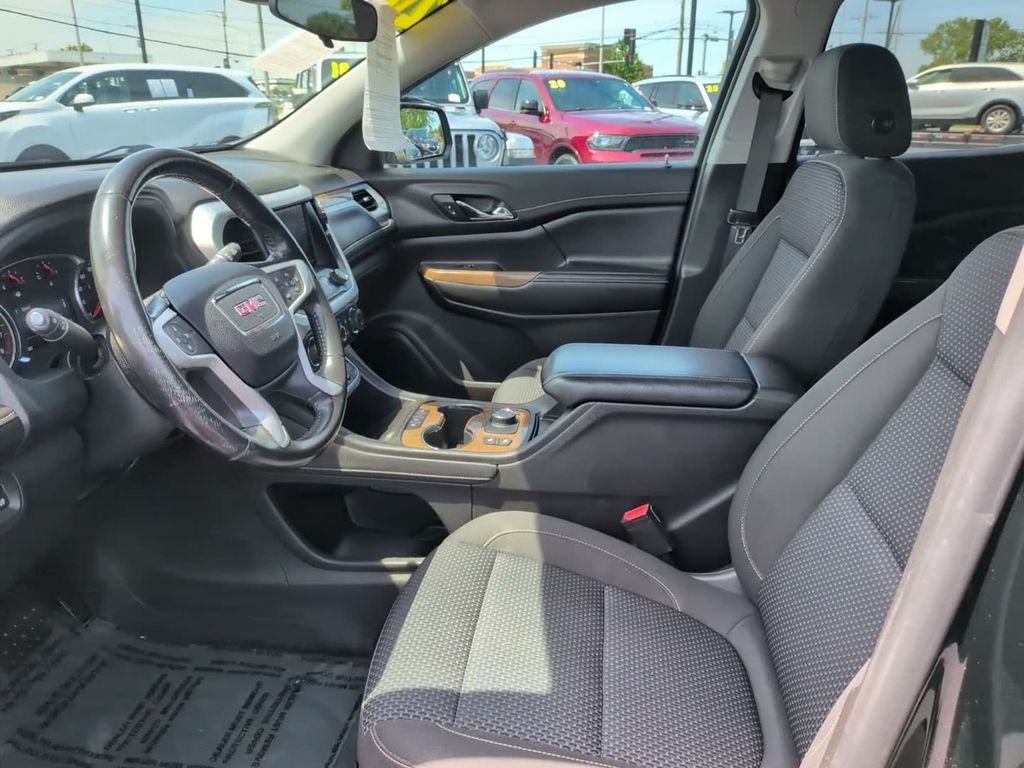 Used 2020 Black GMC SLE image 21