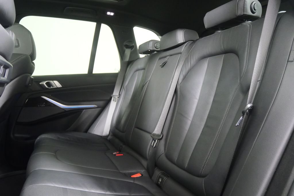 Used 2019 Gray Metallic BMW xDrive40i image 14