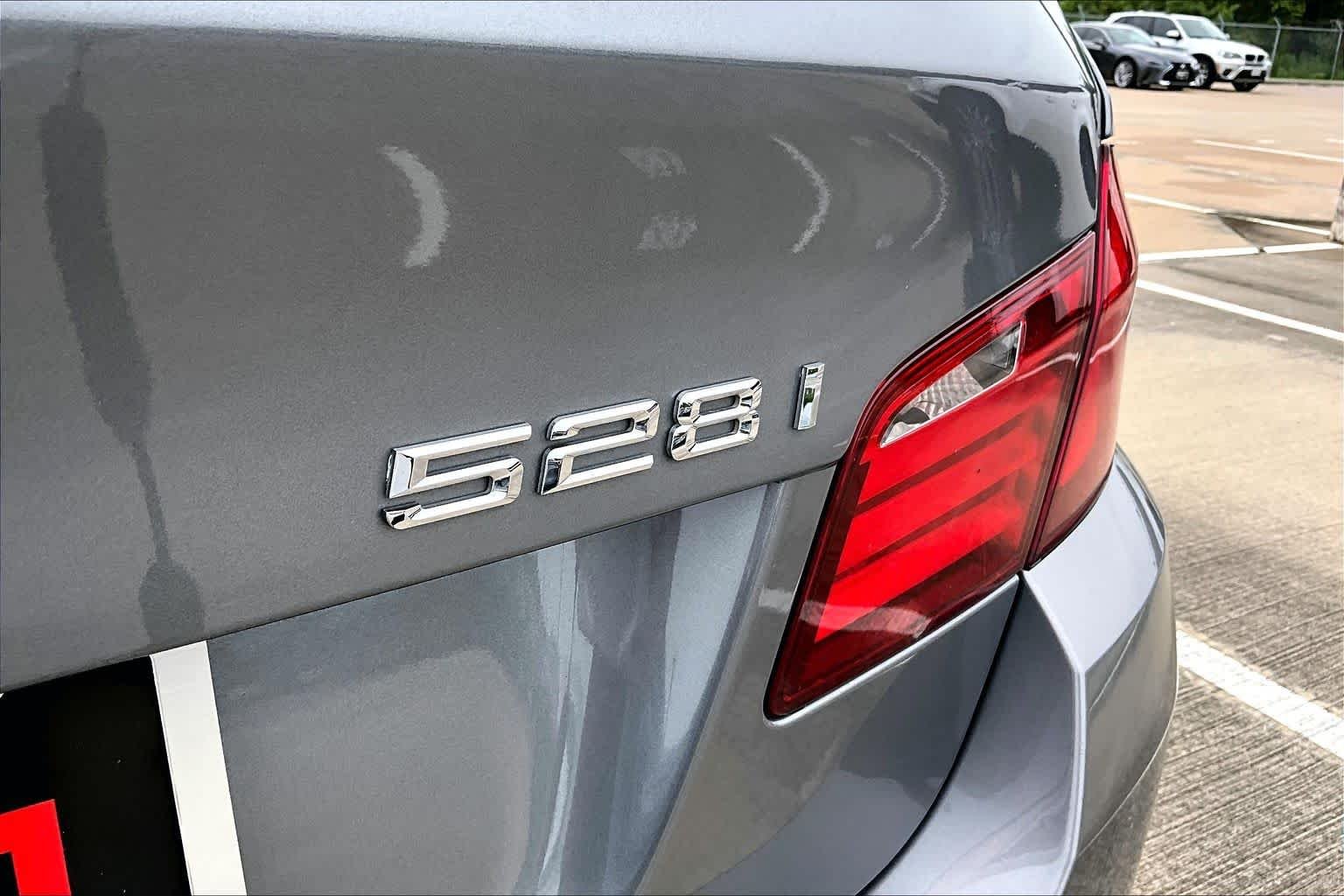 Used 2011 Space Gray BMW 528i image 9