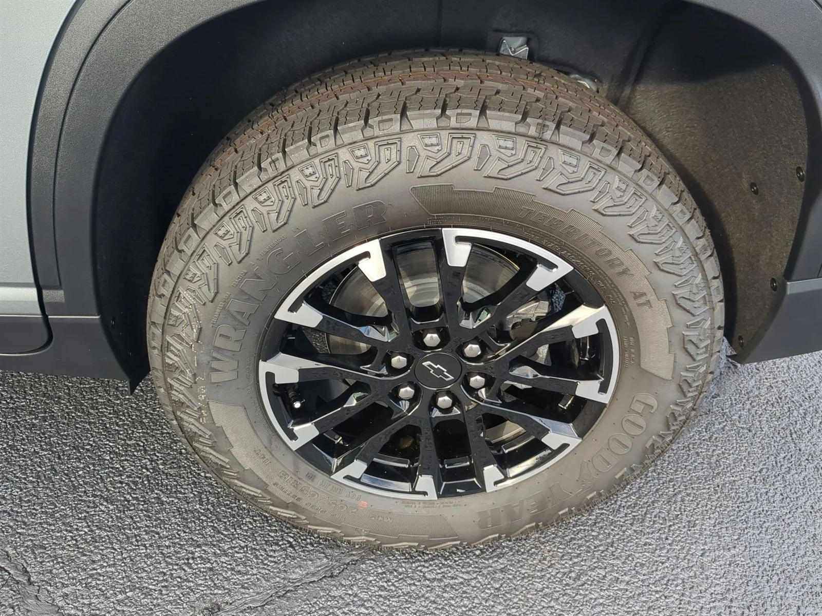 New 2026 Sterling Gray Metallic Chevrolet Z71 image 58