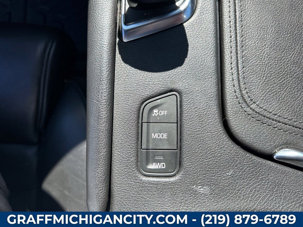 Used 2017 CRYSTAL WHITE TRICOAT Cadillac Platinum AWD image 52