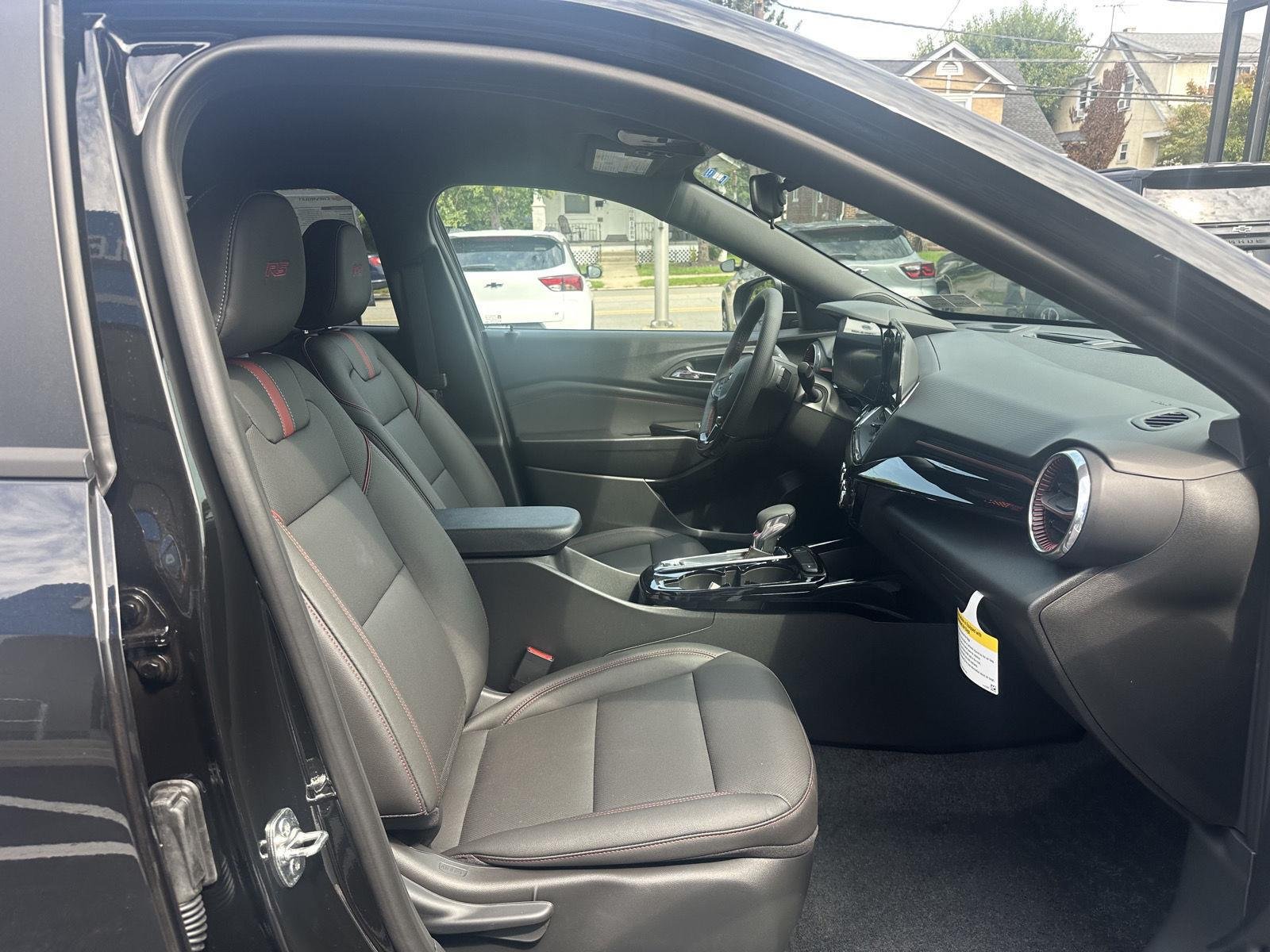 2026 Chevrolet Trax RS - Photo 13