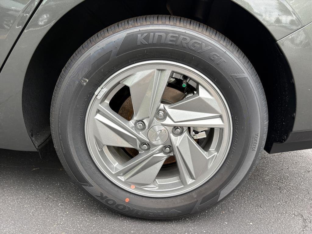 New 2026 Amazon Gray Pearl Hyundai SE image 60