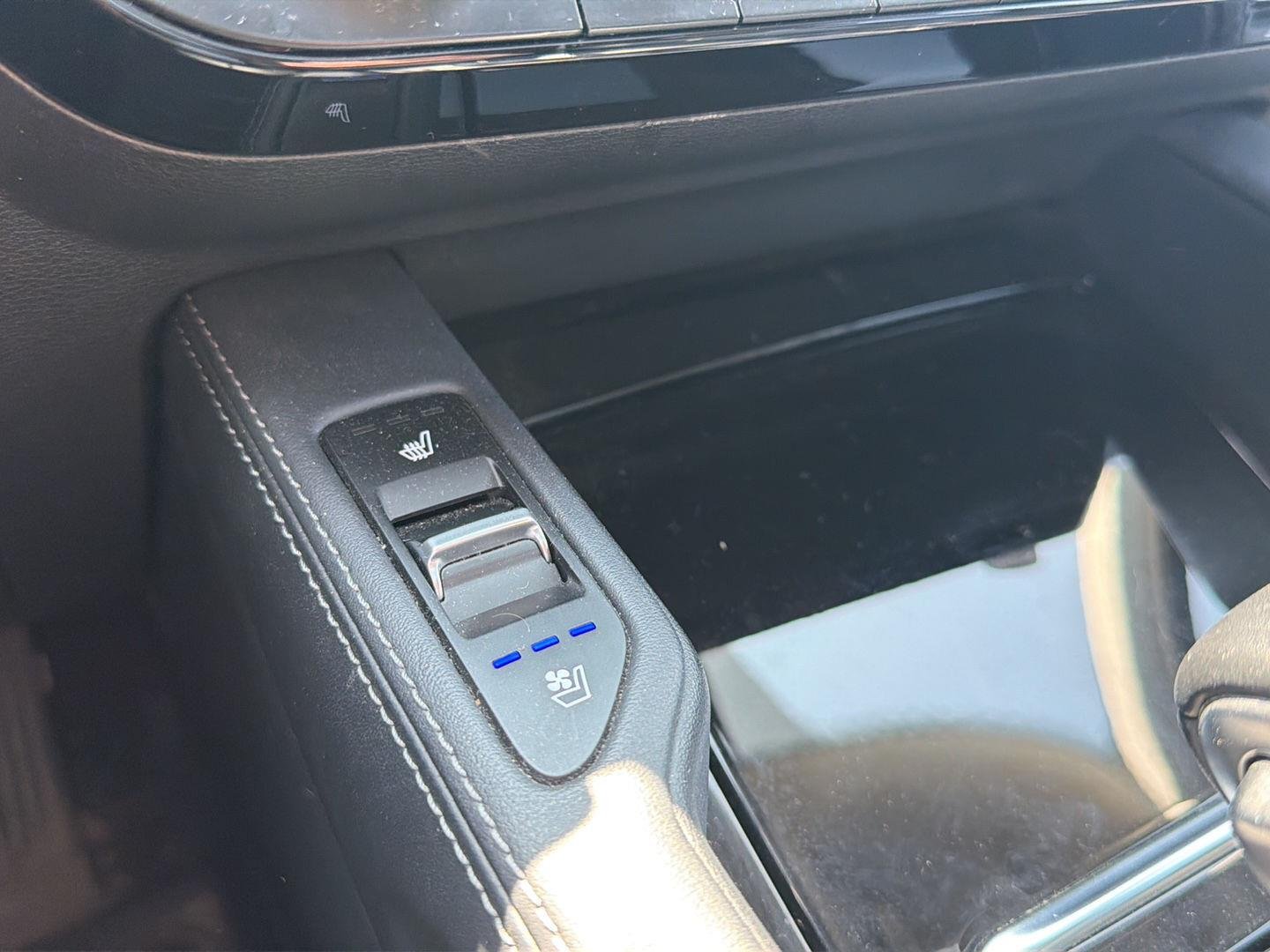 Used 2022 Ebony Black Kia EX image 16