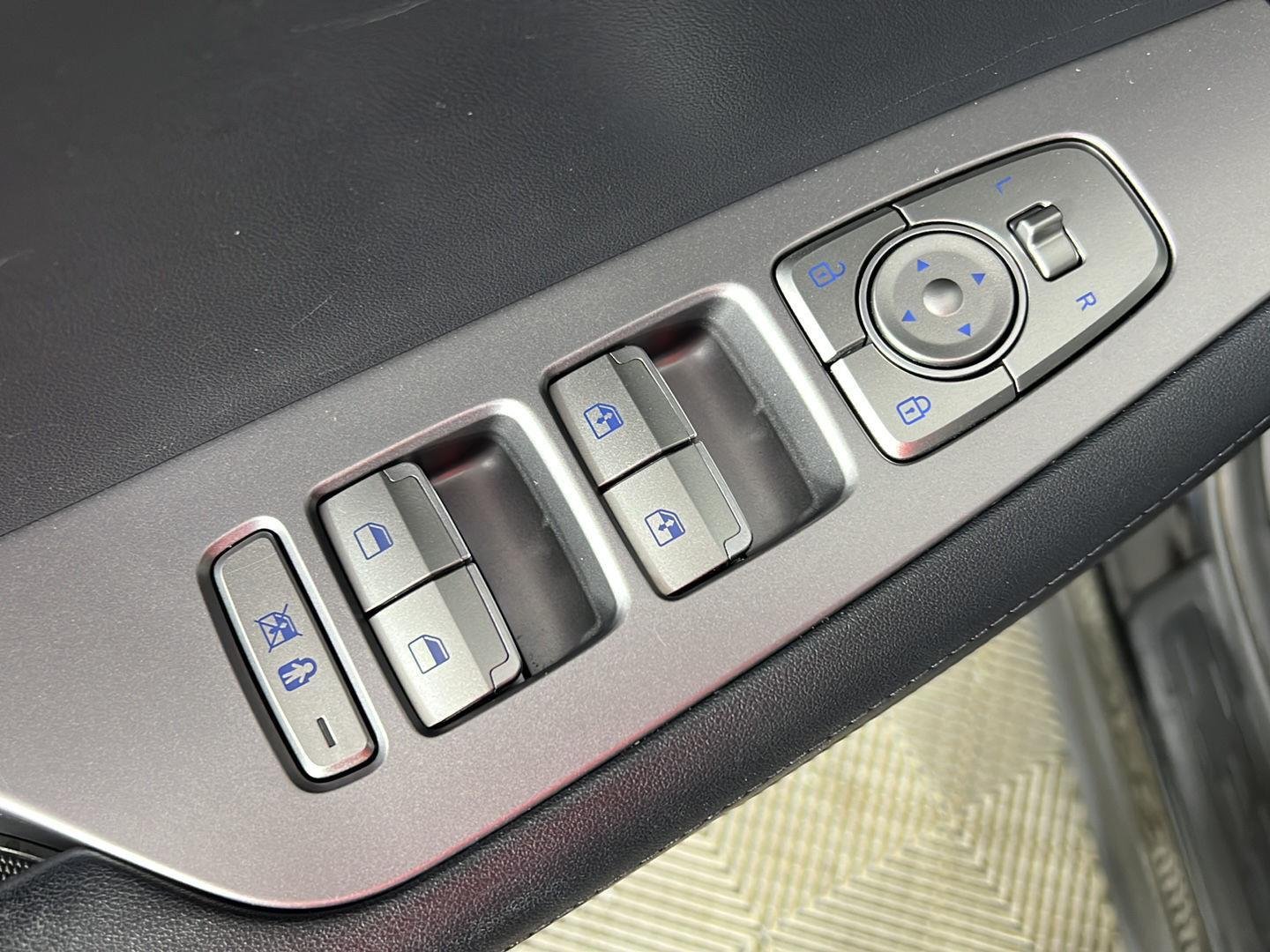 Used 2025 Abyss Black Pearl Hyundai XRT image 24