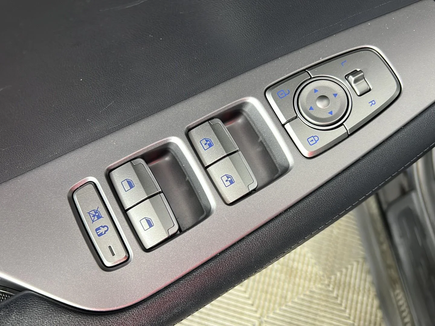 Used 2025 Abyss Black Pearl Hyundai XRT image 24