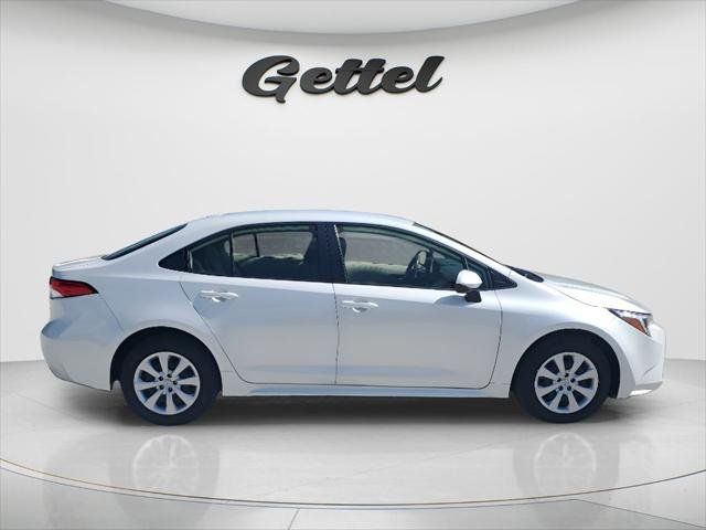 Certified Used 2026 WIND CHILL PEARL* Toyota  image 4
