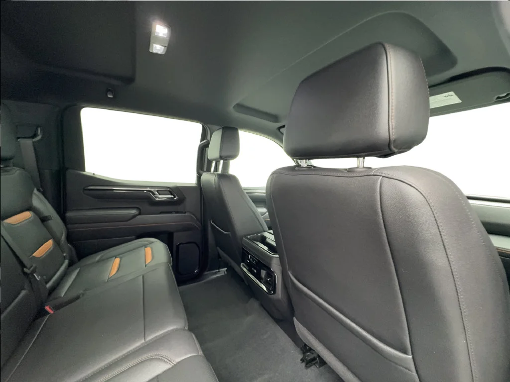 Used 2025 White GMC AT4 image 32