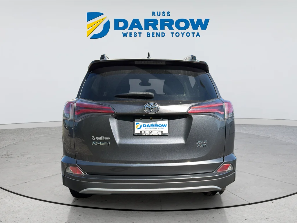Used 2018 Gray Toyota XLE image 8