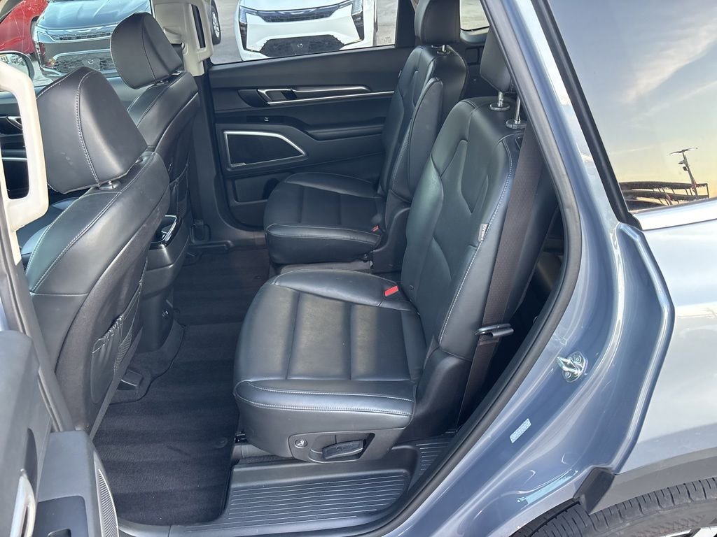 Certified Used 2025 Silver Kia S image 10