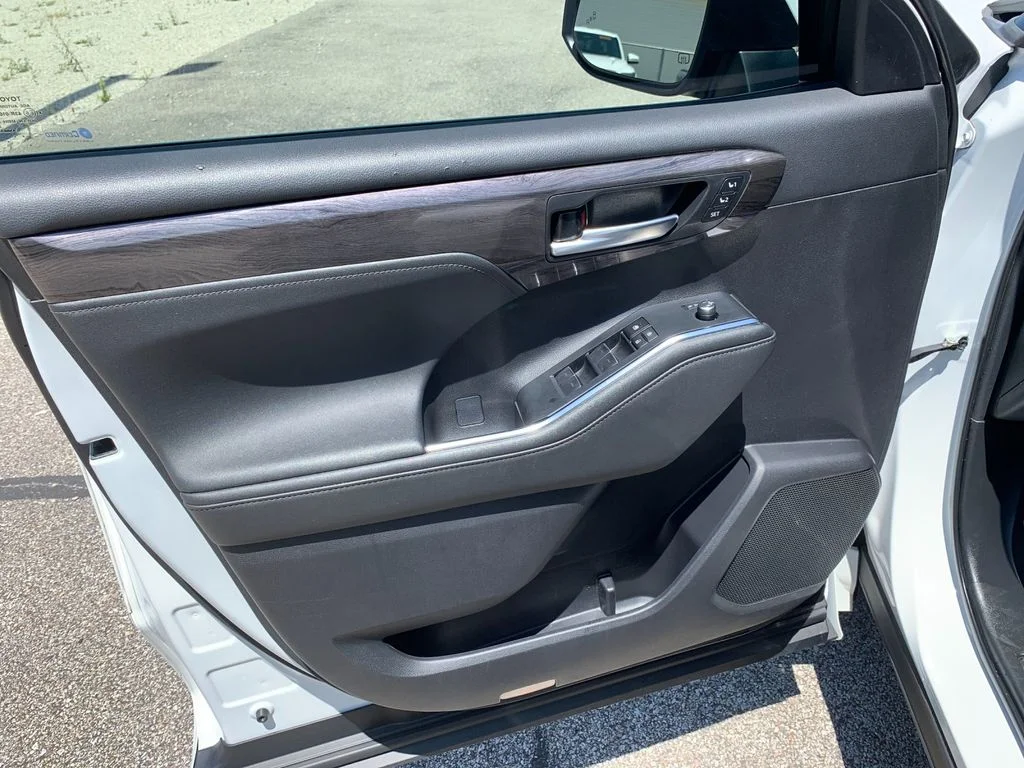 Used 2023 Beige Toyota Platinum image 12