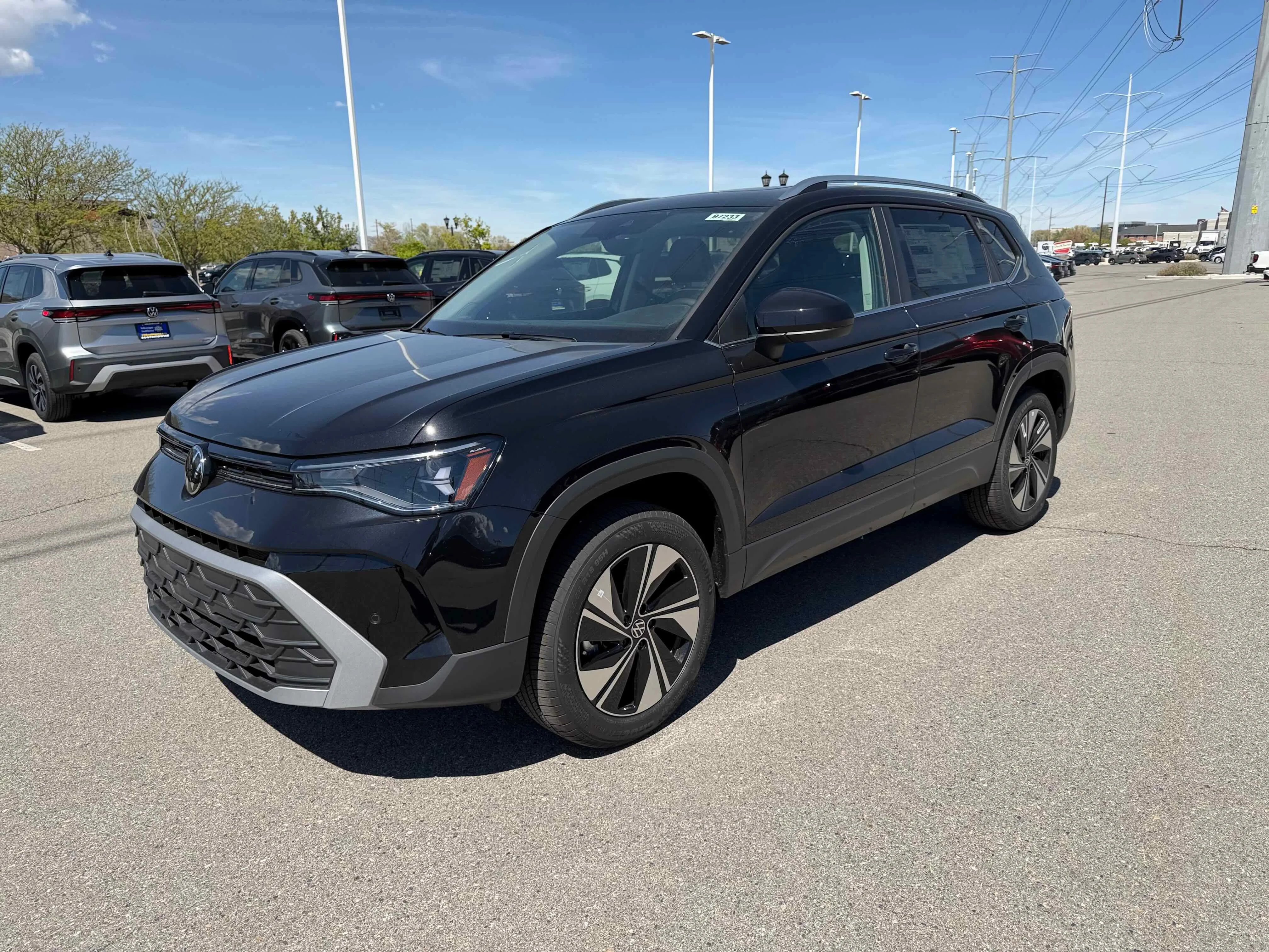 New 2026 Deep Black Volkswagen SE image 12