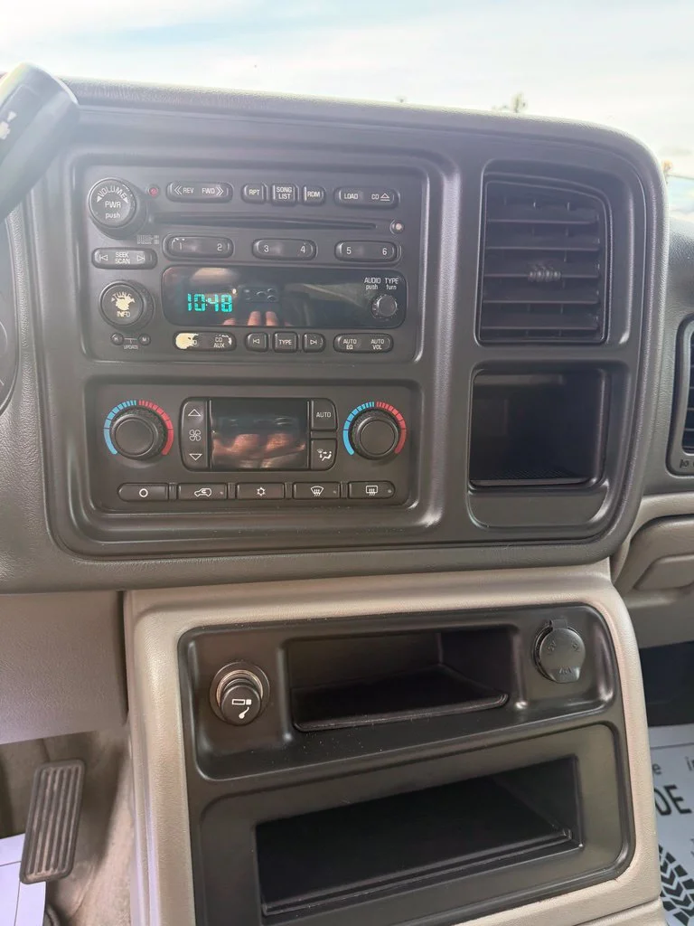 Used 2005 Black Chevrolet LT image 14