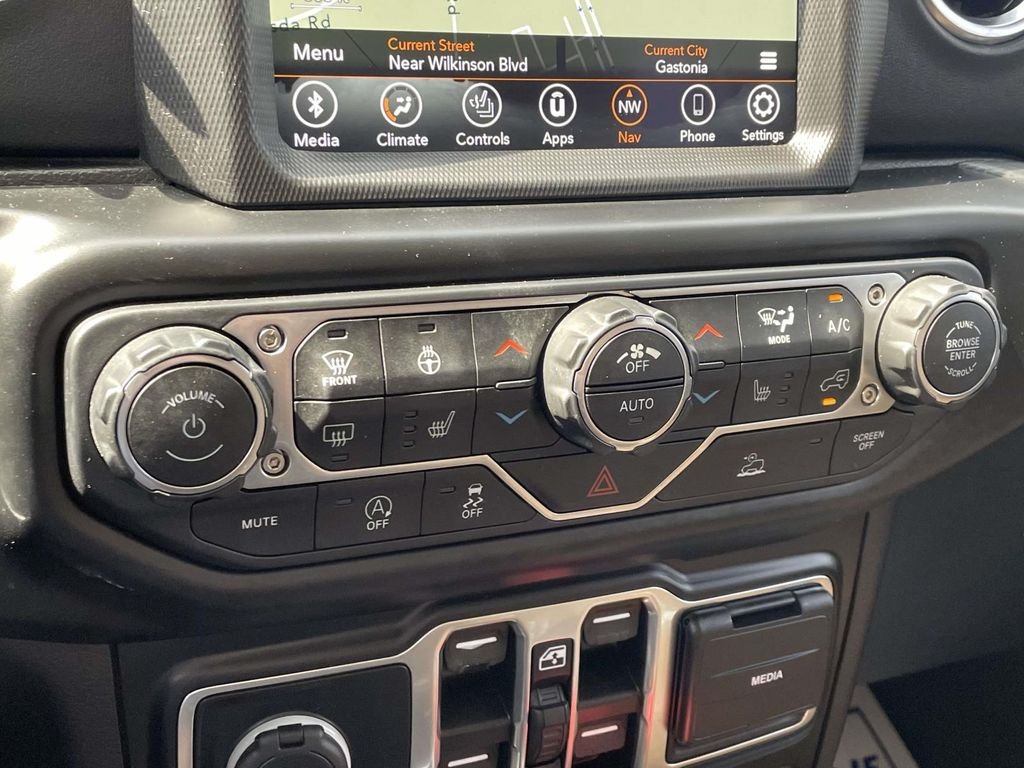 Used 2022 Black Jeep Unlimited Sahara image 27