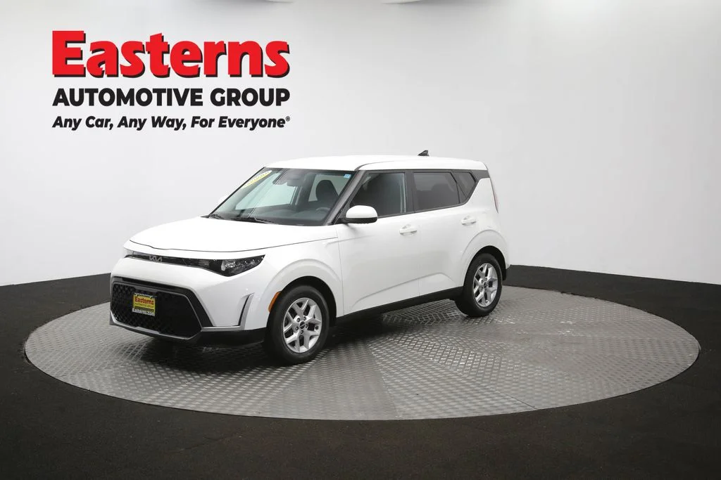 Used 2023 White Kia LX image 57