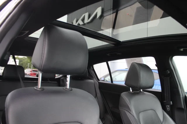 Used 2020 Red Kia S image 32