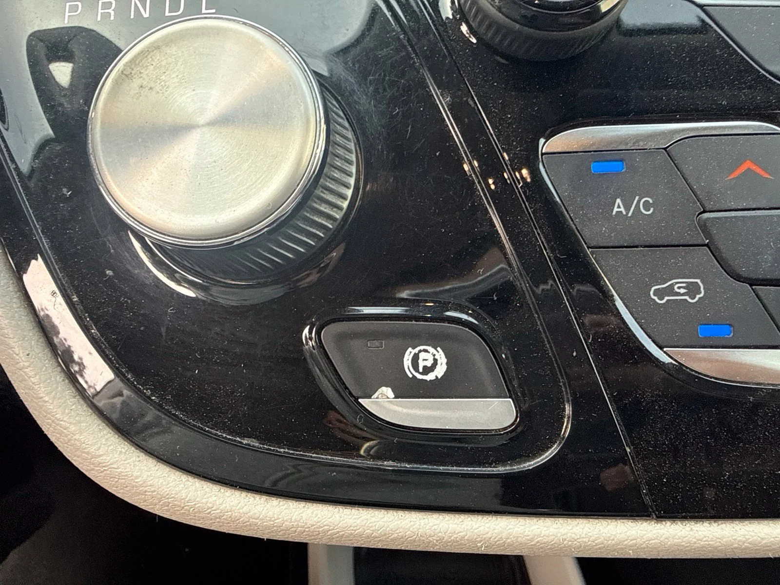 Used 2022 Silver Chrysler LX image 20