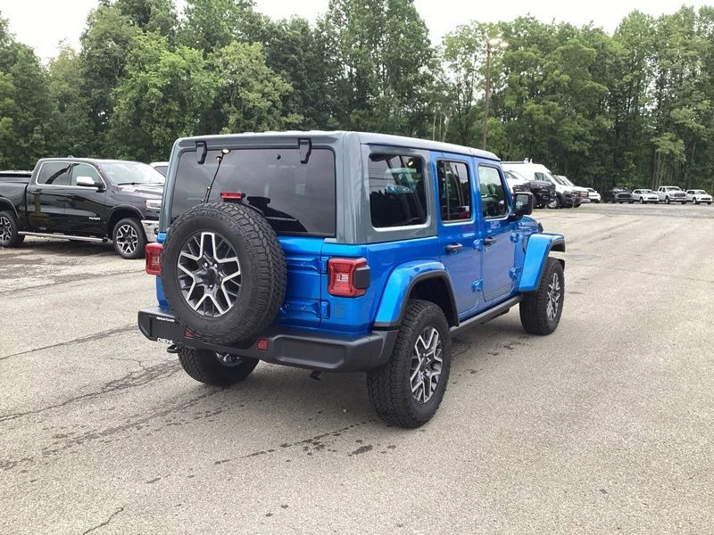 New 2026 Hydro Blue Pearl-Coat Exterior Paint Jeep Sahara image 7