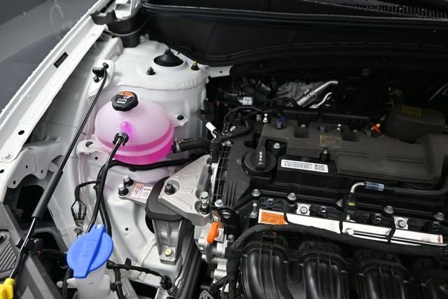 New 2026 White Hyundai SE FWD image 32