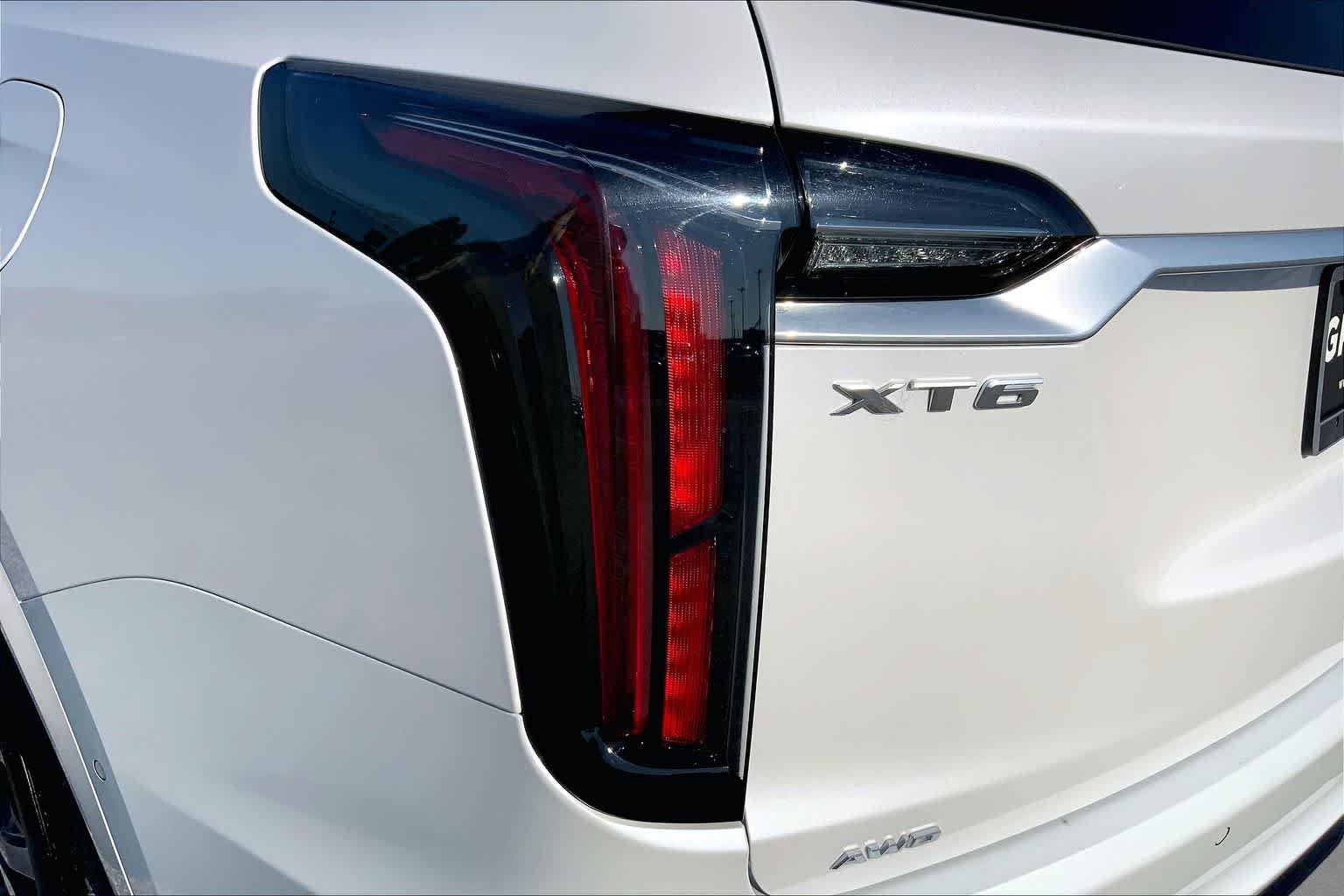 Used 2025 Crystal White Tricoat Cadillac AWD Sport image 28