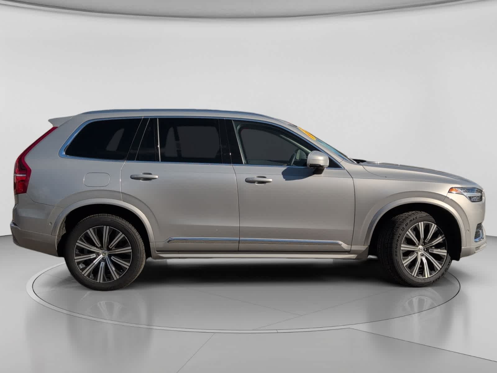 Used 2024 Silver Dawn Metallic Volvo Plus Bright Theme image 4