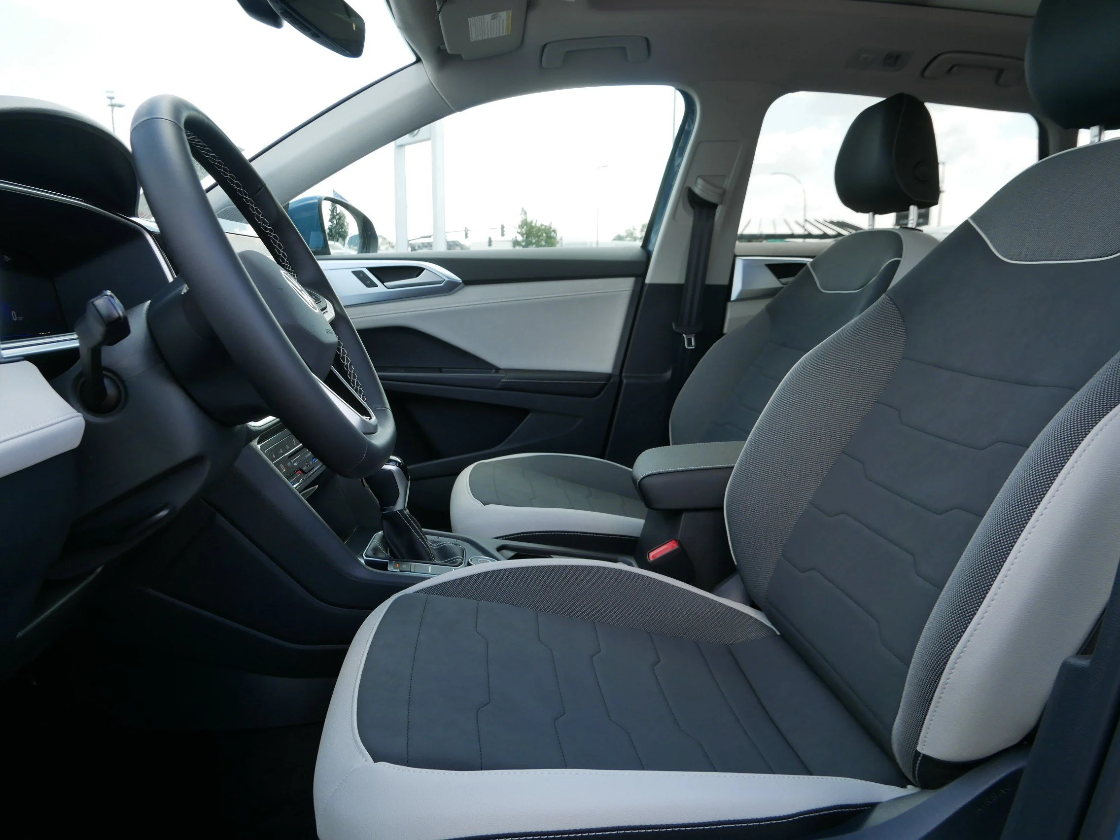New 2026 Monterey Blue Pearl Volkswagen SE image 4
