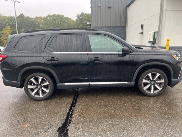 Used 2024 Crystal Black Pearl Honda Touring image 2