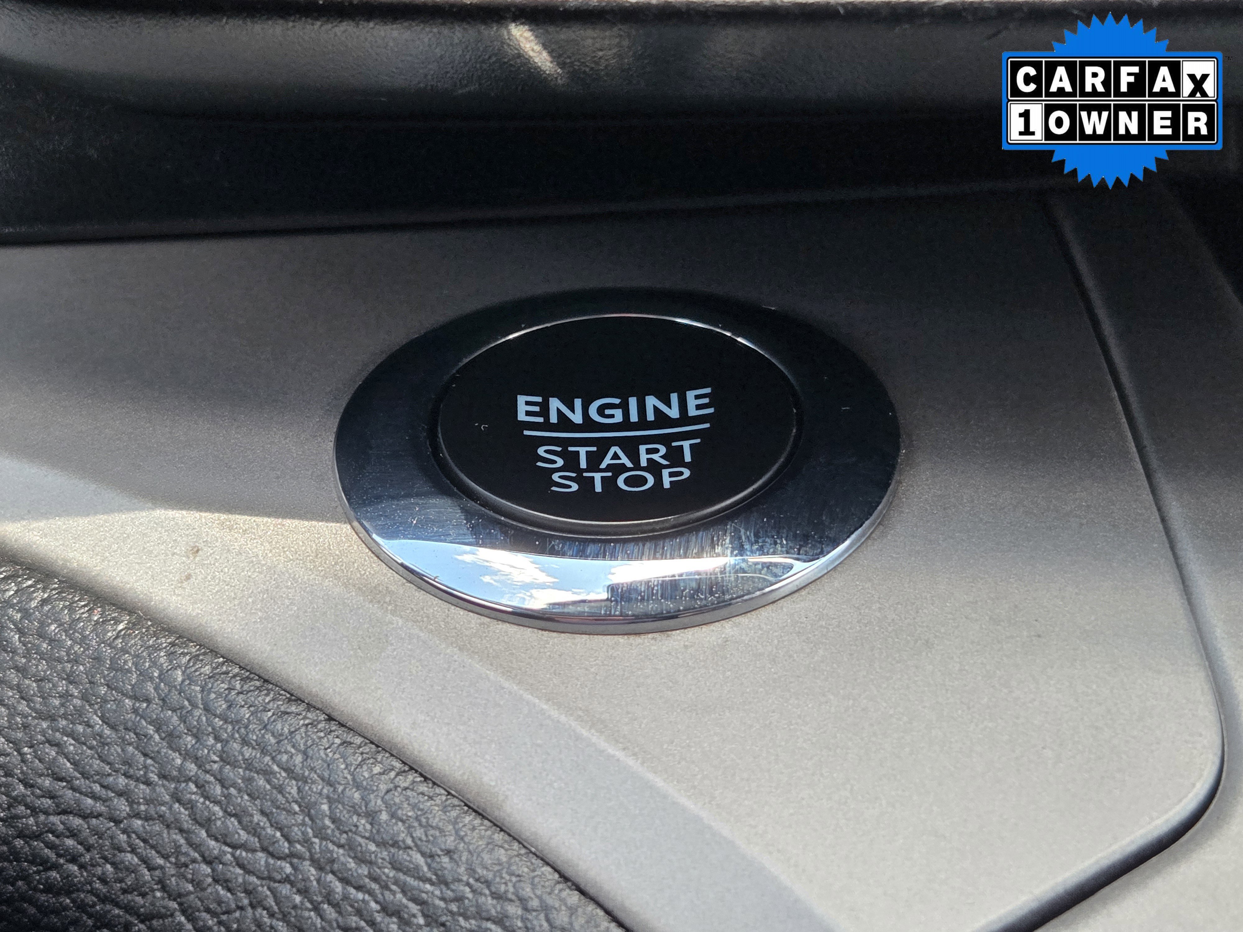 Used 2023 White Metallic Ford XLT image 18