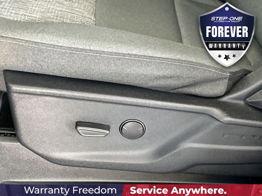 Used 2023 Black Ford XLT image 16