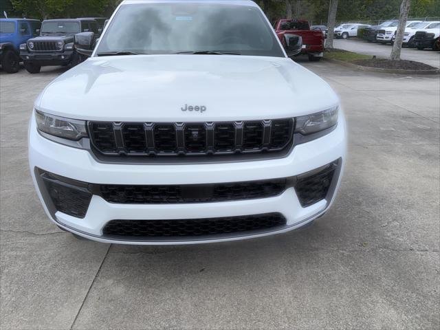 New 2026 Bright White Clear-Coat Exterior Paint Jeep Limited image 2