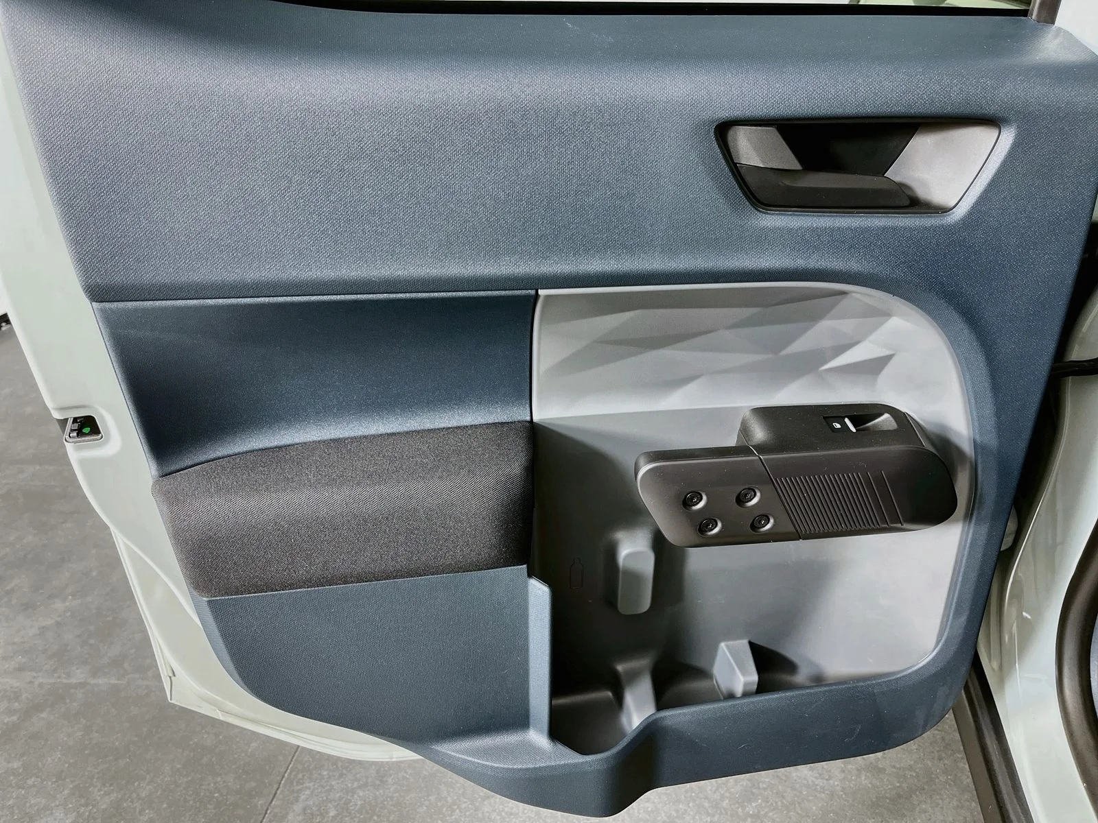 Used 2024 Green Ford XL image 28