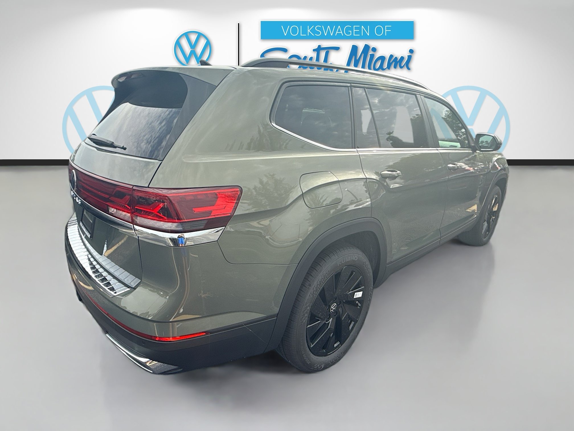New 2026 Green Volkswagen 2.0T SE w/Technology image 7
