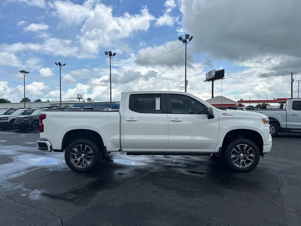 Used 2024 White Chevrolet RST image 8