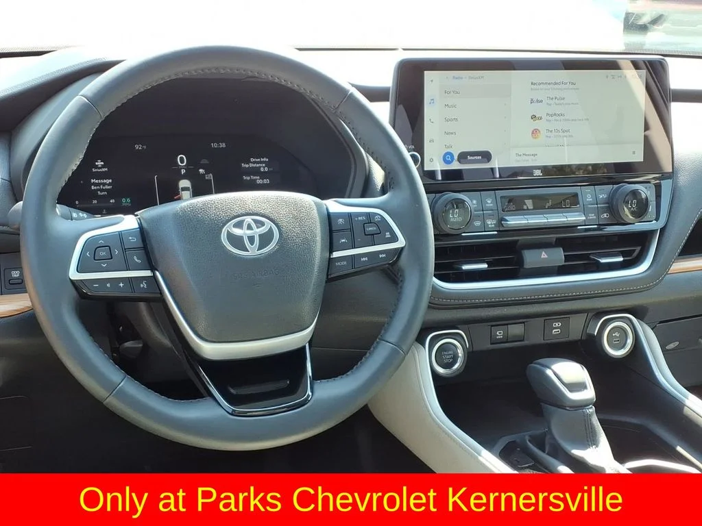 Used 2025  Toyota Limited image 6