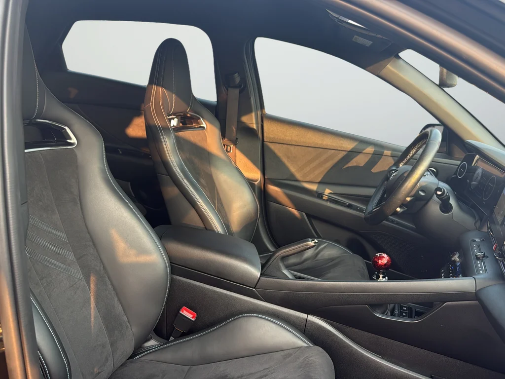 Used 2022 Black Hyundai Base image 24