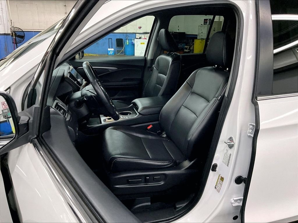 Used 2024 White Honda RTL image 10