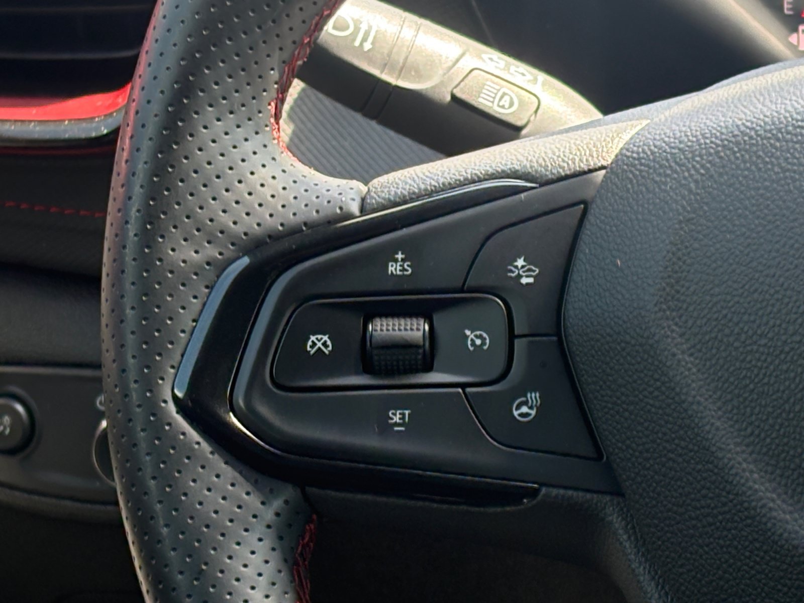 Used 2025 Iridescent Pearl Tricoat Chevrolet RS image 24