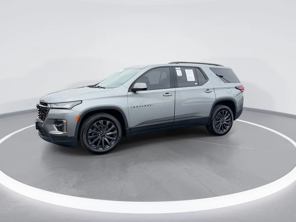 Used 2023 Gray Chevrolet RS image 4