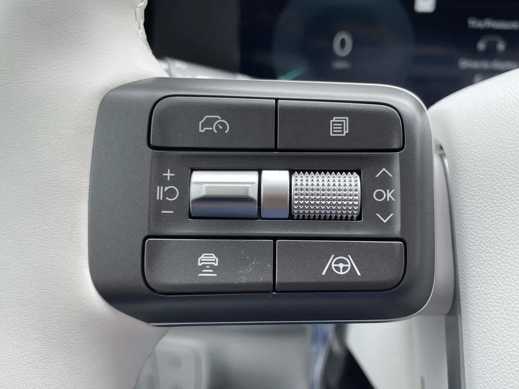 New 2026 White Hyundai SEL Premium image 21
